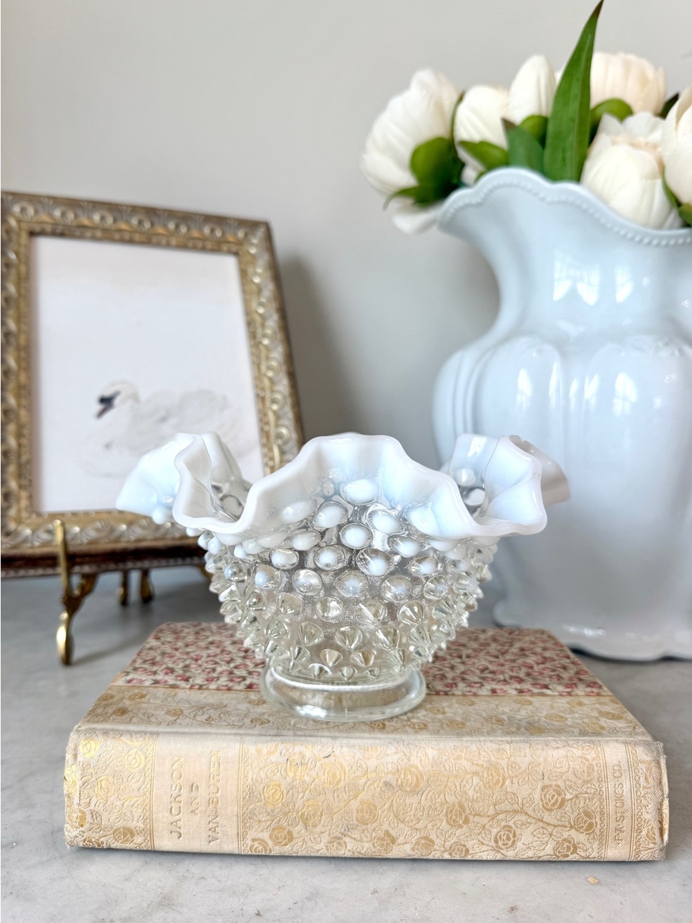 Vintage Fenton Hobnail Moonstone Opalescent Vase 7x4